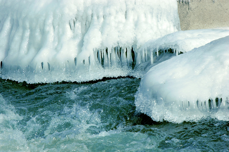 Ice018 Housatonic River ice, Kent, CT  � Dave Hickey
