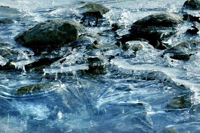 Ice035 Housatonic River ice, Kent, CT  � Dave Hickey
