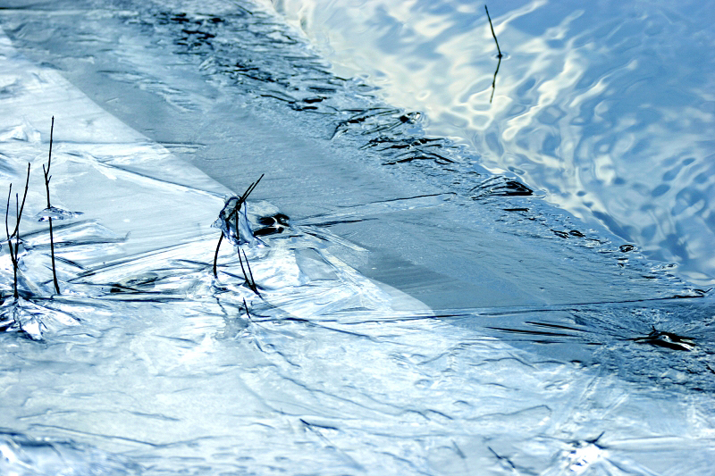 Ice043 Housatonic River ice, Kent, CT  � Dave Hickey