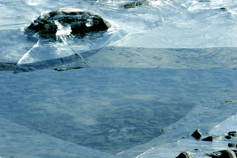 Ice055 Housatonic River ice, Kent, CT  � Dave Hickey