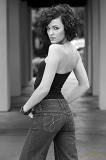  Model: Lauren