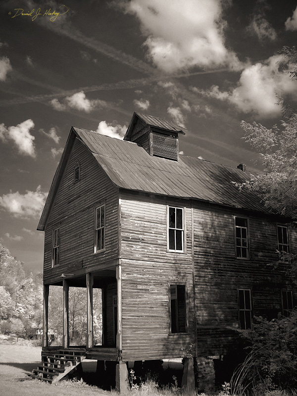 015 Abandoned Building III, Reliance, TN -- Infrared image of the place.